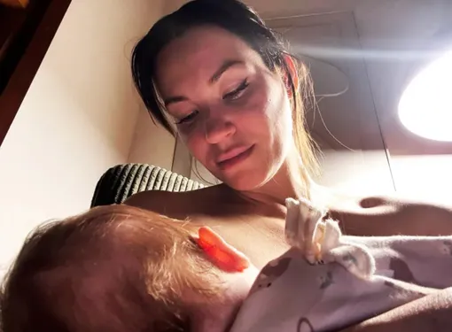 Ида Галич сохраняет грудное вскармливание, несмотря на плотный рабочий график