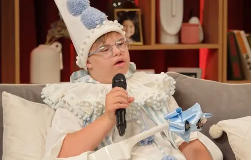 Семён поддержал маму на интервью