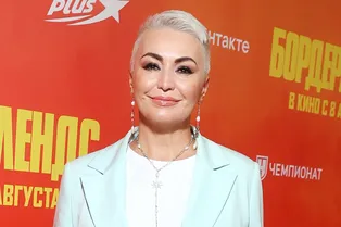 Светский дайджест: редкие выходы звезд с детьми и кинопремьеры недели Светский дайджест: редкие выходы звезд с детьми и кинопремьеры недели