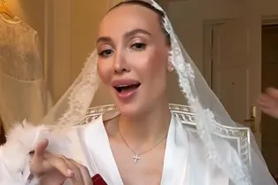 «Мы поругались. Я кричала, чтобы всё отменял»: звезда «Дома-2» Лиза Полыгалова вышла замуж после скандала с женихом «Мы поругались. Я кричала, чтобы всё отменял»: звезда «Дома-2» Лиза Полыгалова вышла замуж после скандала с женихом