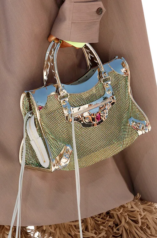Balenciaga Haute Couture, осень-2026. Сумка City bag в кристаллах Balenciaga Haute Couture, осень-2026. Сумка City bag в кристаллах