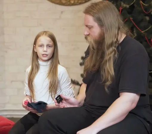 Дочь Евгения Теплякова Алиса закончила школу в 9 лет