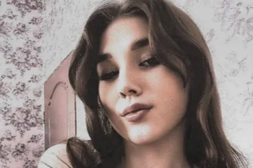 Найденная мертвой на кольях забора 18-летняя Надежда Вожакова погибла накануне дня рождения мамы Найденная мертвой на кольях забора 18-летняя Надежда Вожакова погибла накануне дня рождения мамы
