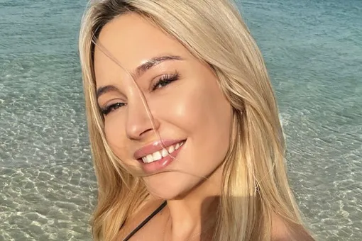 «Ловите неизданные фото в бассейне!»: Наталья Рудова показала сексуальную фигуру в тонком бикини на Бали «Ловите неизданные фото в бассейне!»: Наталья Рудова показала сексуальную фигуру в тонком бикини на Бали