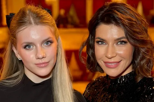 «Лиза улетела к своей первой любви»: Екатерина Волкова отпустила 14-летнюю дочь на выходные к парню «Лиза улетела к своей первой любви»: Екатерина Волкова отпустила 14-летнюю дочь на выходные к парню