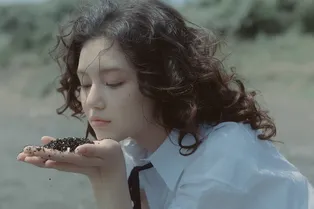 «Вы нам как мама»: Даниэль из NewJeans поддержала Мин Хи Джин на фоне скандала с HYBE