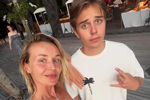 «Я сомневаюсь, что ты мой сын»: Полина Гагарина показала Андрея Кислова в день его 19-летия «Я сомневаюсь, что ты мой сын»: Полина Гагарина показала Андрея Кислова в день его 19-летия