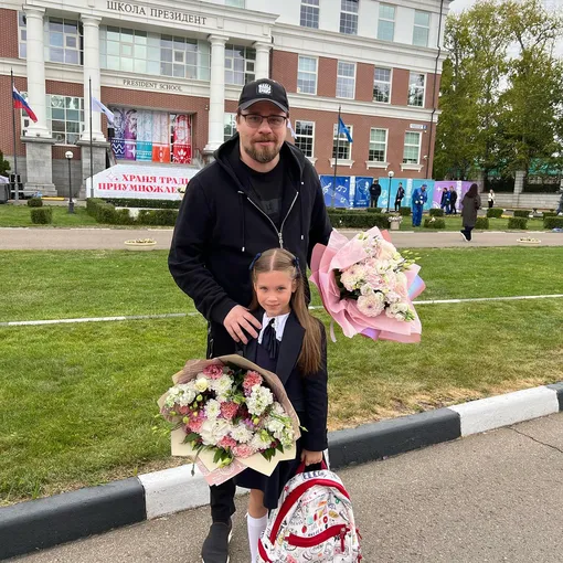 Шоумен воспитывает дочь Настю