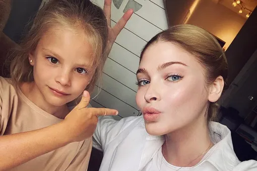 «Озорная девочка!»: Алена Шишкова показала дочь без переднего зуба «Озорная девочка!»: Алена Шишкова показала дочь без переднего зуба