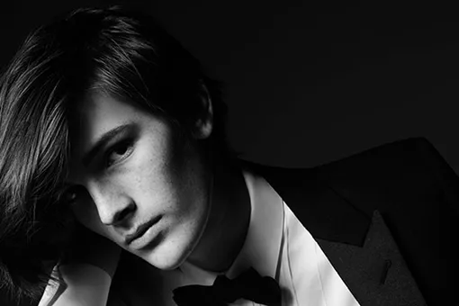 Дилан Броснан начал модельную карьеру со съемки Saint Laurent Дилан Броснан начал модельную карьеру со съемки Saint Laurent