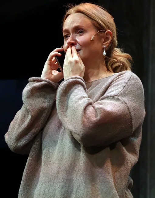 Анна Михалкова в спектакле «Без свидетелей»