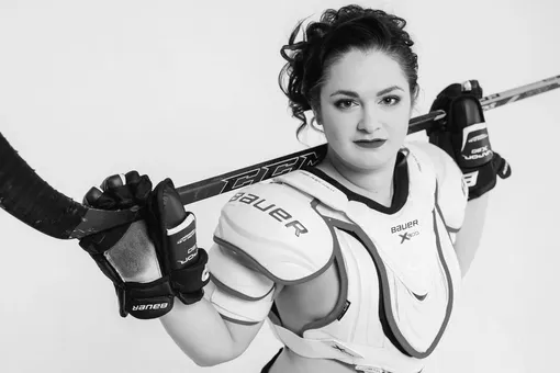 Умерла от тяжелой болезни в 42 года чемпионка России по женскому хоккею Юлия Карпова Умерла от тяжелой болезни в 42 года чемпионка России по женскому хоккею Юлия Карпова