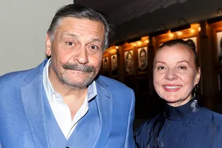 «Мы получили трогательное разрешение вернуться в Москву»: Дмитрий Назаров прокомментировал «покаянное письмо» жены