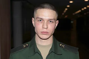 «Все переживали»: завершившего службу в армии Глеба Калюжного встретили мама и актер сериала «Сваты» «Все переживали»: завершившего службу в армии Глеба Калюжного встретили мама и актер сериала «Сваты»
