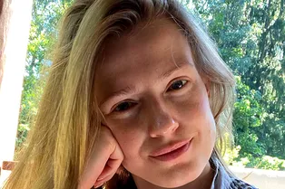 «Изящная красотка!»: Софья Эрнст показала фото без макияжа после третьих родов «Изящная красотка!»: Софья Эрнст показала фото без макияжа после третьих родов