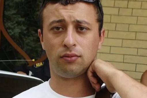 Звезды похоронили умершего от рака участника команды КВН «Сборная Пятигорска» Павла Козмопулоса Звезды похоронили умершего от рака участника команды КВН «Сборная Пятигорска» Павла Козмопулоса