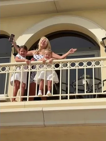 Нажми и смотри