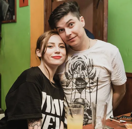 Юлия и ее возлюбленный, гитарист Дмитрий Козлов Юлия и ее возлюбленный, гитарист Дмитрий Козлов