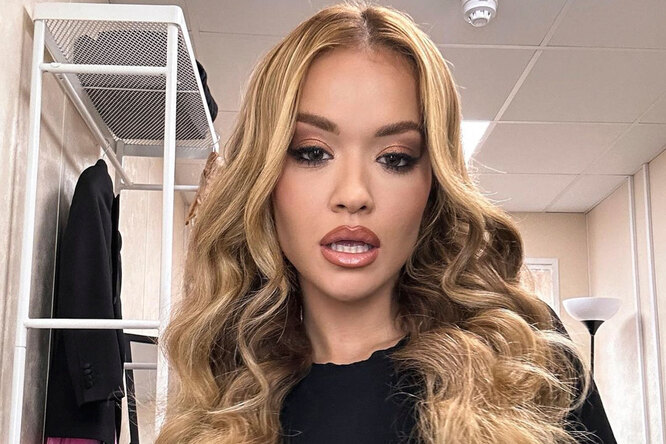 «Грудь видна!»: Рита Ора сменила восемь откровенных нарядов на церемонии MTV EMA «Грудь видна!»: Рита Ора сменила восемь откровенных нарядов на церемонии MTV EMA