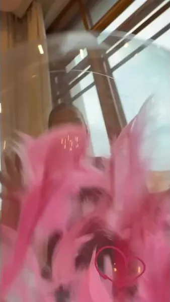 Нажми и смотри