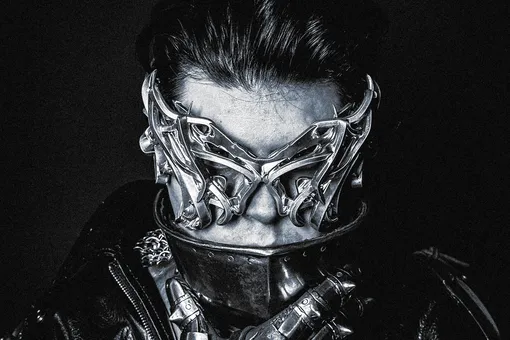 Художник Покрас Лампас создал аксессуар для топовых стримеров — каждую маску он распишет вручную Художник Покрас Лампас создал аксессуар для топовых стримеров — каждую маску он распишет вручную