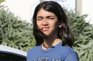 Папарацци подловили повзрослевшего сына Майкла Джексона в Малибу Папарацци подловили повзрослевшего сына Майкла Джексона в Малибу