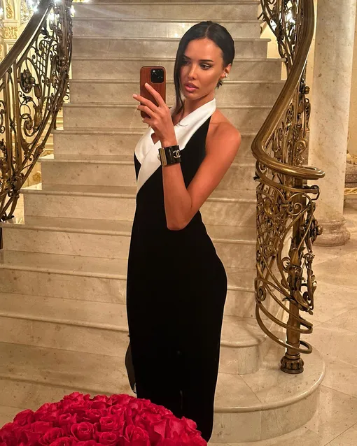 Анастасия подчеркнула свою фигуру