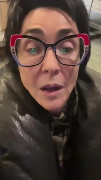 Нажми и смотри