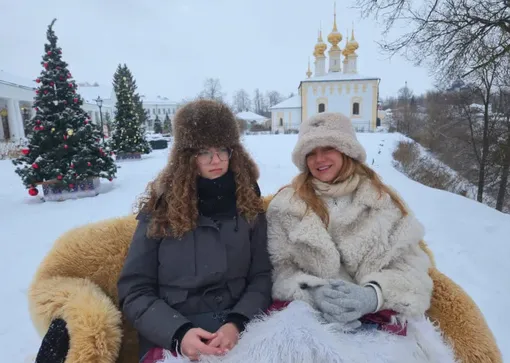 Марина Королева со старшей дочерью Марина Королева со старшей дочерью