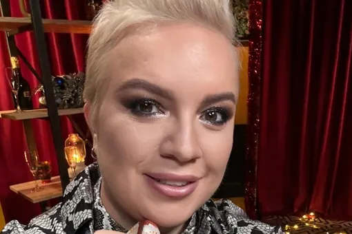 «Я пребывала в шоке сама от себя»: Алена Жигалова страдала, скрывая лысину после съемок шоу «Звезды в джунглях» «Я пребывала в шоке сама от себя»: Алена Жигалова страдала, скрывая лысину после съемок шоу «Звезды в джунглях»