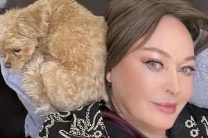 «Я неуверенная и такая молодая»: Лариса Гузеева показала редкое фото, обрадовав звезд Первого канала «Я неуверенная и такая молодая»: Лариса Гузеева показала редкое фото, обрадовав звезд Первого канала