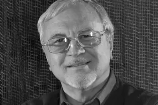 Умер актер и режиссер фильма «Темные аллеи» Вячеслав Богачев Умер актер и режиссер фильма «Темные аллеи» Вячеслав Богачев