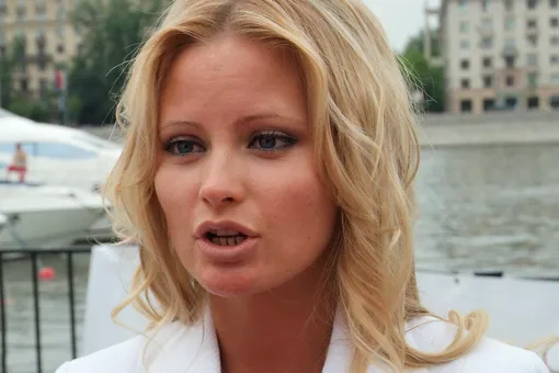 «Я выпрыгивала в истерике»: Дана Борисова рассказала о домогательствах босса «Я выпрыгивала в истерике»: Дана Борисова рассказала о домогательствах босса