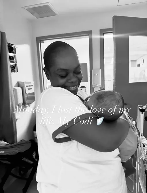 Кори Бродус сообщила о смерти 11-месячной дочери