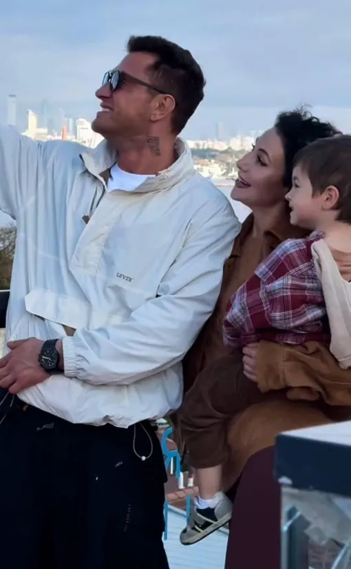 Зепюр Брутян с сыном Микаэлем прилетела к Павлу Прилучному в Стамбул Зепюр Брутян с сыном Микаэлем прилетела к Павлу Прилучному в Стамбул