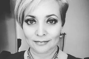 Актриса Светлана Пермякова сделала новую стрижку и заметно помолодела Актриса Светлана Пермякова сделала новую стрижку и заметно помолодела