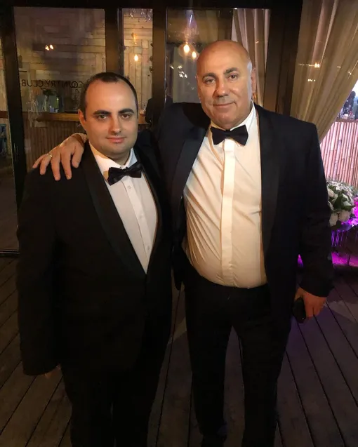 Иосиф Пригожин с сыном Дмитрием на свадьбе