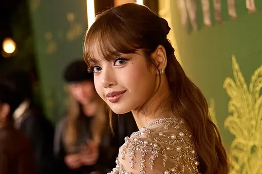 «Стоит хотя бы попытаться»: Лиса из BLACKPINK рассказала, как попала в сериал «Белый лотос» «Стоит хотя бы попытаться»: Лиса из BLACKPINK рассказала, как попала в сериал «Белый лотос»