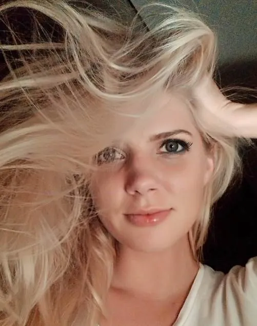 Блондинки против брюнеток: в каком образе Настя Задорожная нравится тебе больше? из блондинки в брюнетку фото