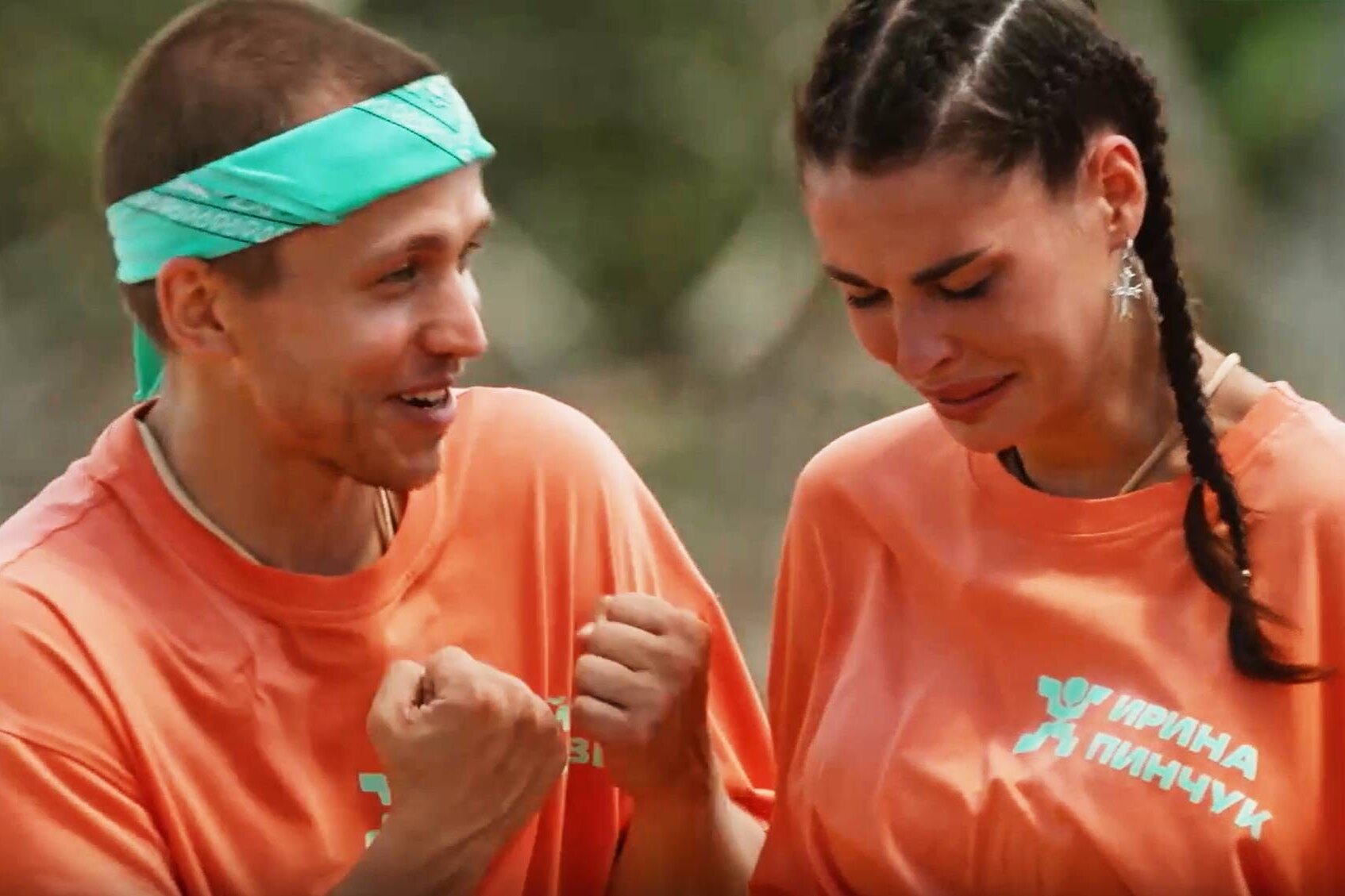 Talabalar bilan jinsiy aloqa videolarini tomosha qiling