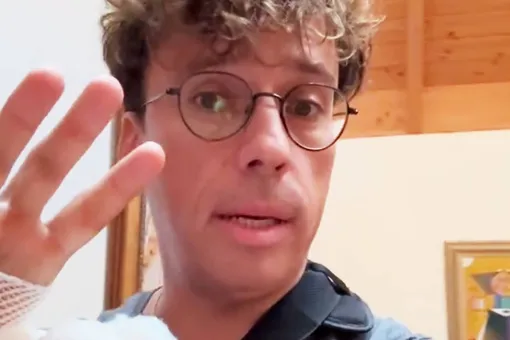 «Меня сбила машина, когда я ехал на велосипеде»: Максим Галкин рассказал подробности дорожной аварии в Латвии «Меня сбила машина, когда я ехал на велосипеде»: Максим Галкин рассказал подробности дорожной аварии в Латвии