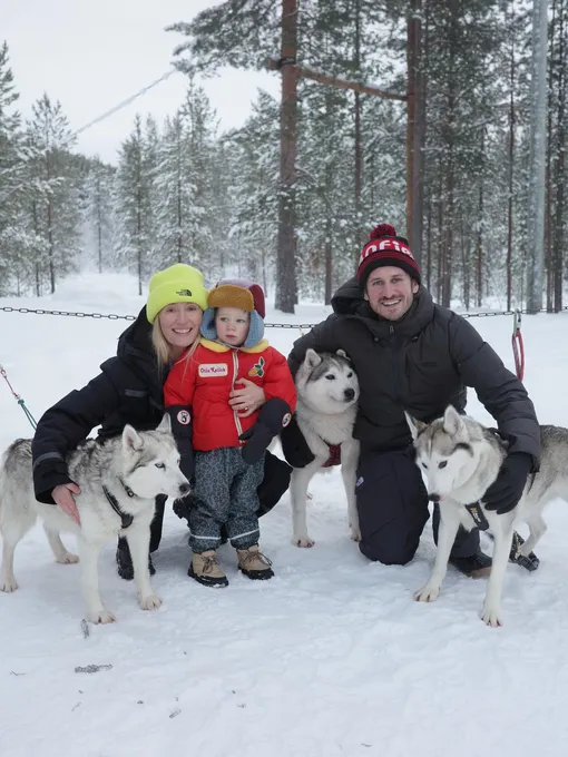 Руби Стюарт и Джейк Калик с сыном