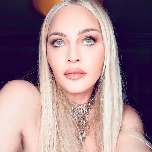 «Фото в нижнем белье в 63 года — не от хорошей жизни». Таро-разбор Мадонны