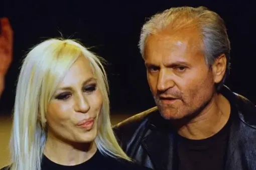 «Надеюсь, я заставила тебя гордиться мной»: покинувшая пост главы Versace Донателла Версаче обратилась к покойному брату «Надеюсь, я заставила тебя гордиться мной»: покинувшая пост главы Versace Донателла Версаче обратилась к покойному брату