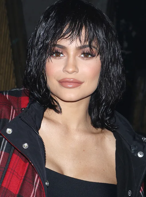 кайли дженнер делала пластику