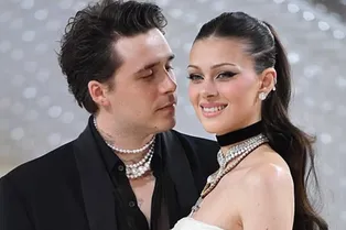 «Я попросил эту прекрасную женщину стать моей женой»: Бруклин Бекхэм обратился к Николе Пельтц в годовщину помолвки «Я попросил эту прекрасную женщину стать моей женой»: Бруклин Бекхэм обратился к Николе Пельтц в годовщину помолвки