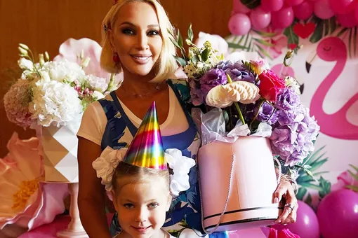 Лера Кудрявцева отпраздновала 7-летие дочери в Болгарии без оскандалившегося мужа Лера Кудрявцева отпраздновала 7-летие дочери в Болгарии без оскандалившегося мужа