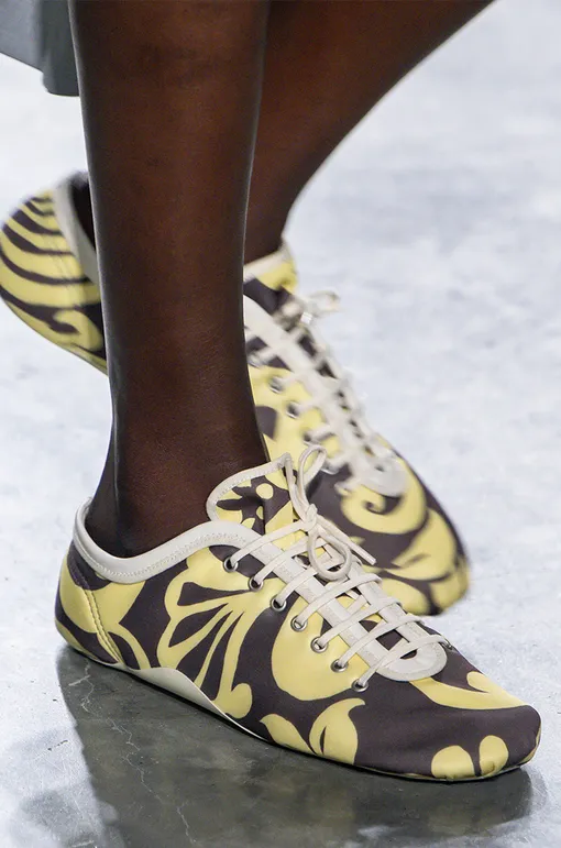 Dries Van Noten весна-лето 2026 Dries Van Noten весна-лето 2026