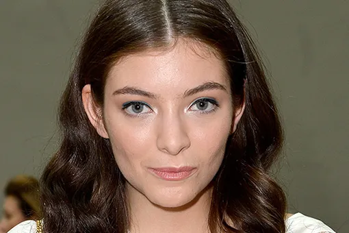 Lorde на показе Chloé в Париже Lorde на показе Chloé в Париже