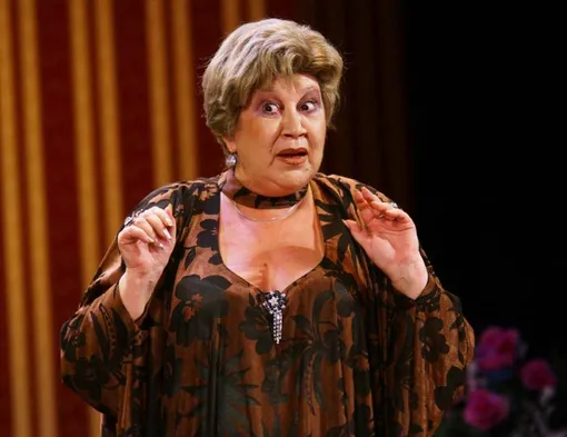 Людмила Даньшина на театральной сцене